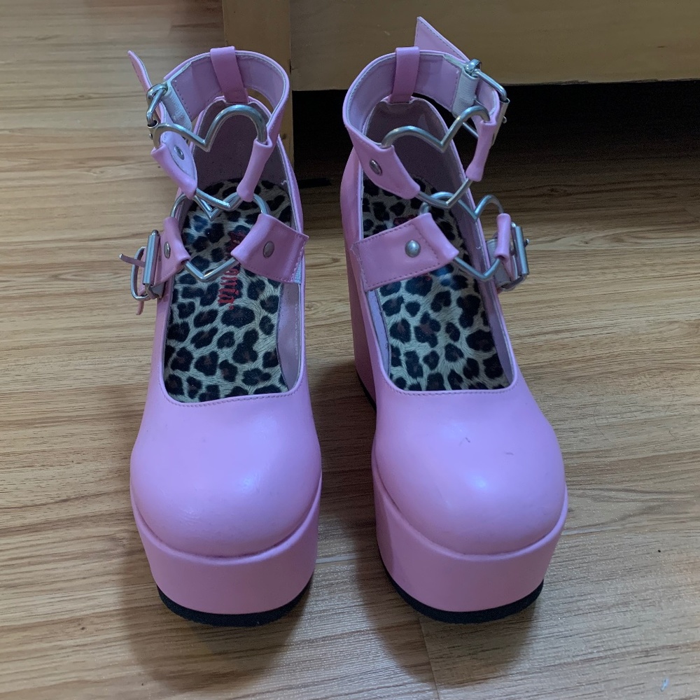 Pink demonia platforms